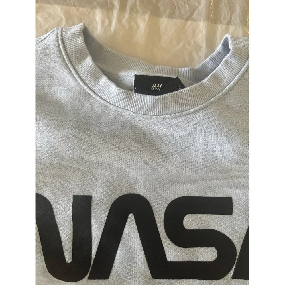 NASA Sweatshirt Men's Size Medium  H&M National Aeronautics Space Administration